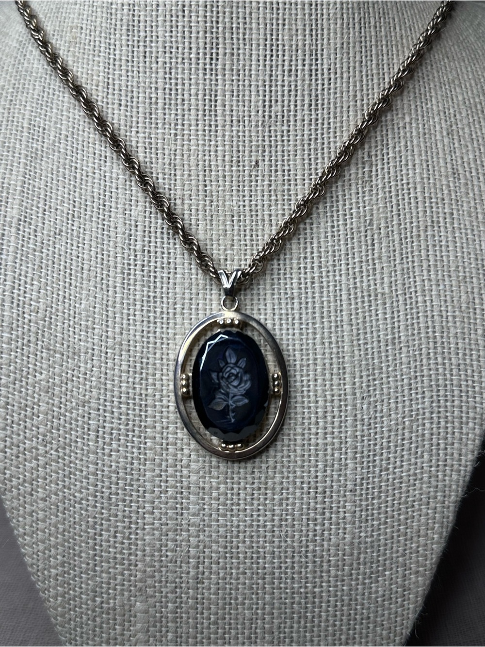 VTG Reverse-Carved Intaglio Rose Necklace 12K GF Chain